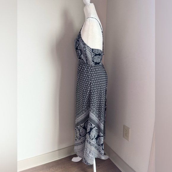 BooHoo Lace Up Back Midi Dress with Paisley/Mixed Print - Picture 2 of 10